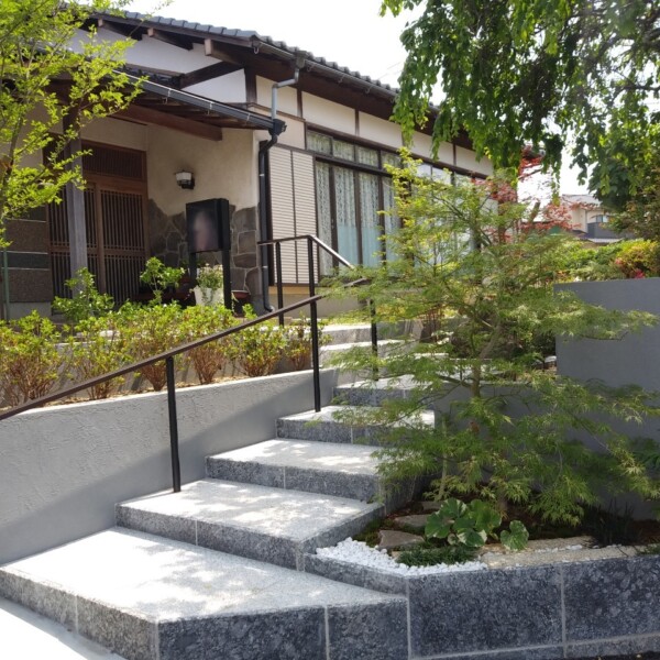 【久留米市荒木町】アプローチ階段 リフォーム工事【施工事例】
